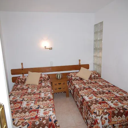 Zeus Alexis Two Apartment